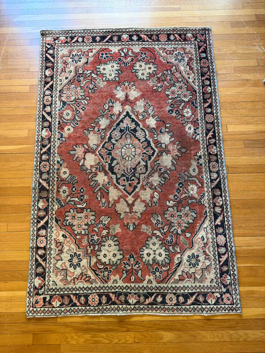 Antique Mahal Area Rug #R1006 - 4'2" x 6'6"