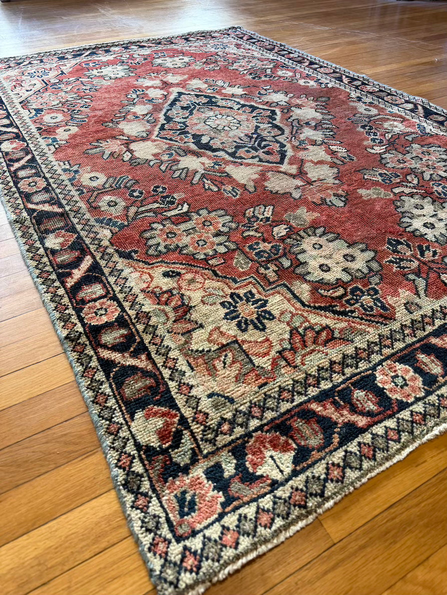 Antique Mahal Area Rug #R1006 - 4'2" x 6'6"